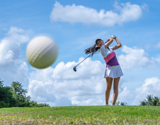 Golfové dámske oblečenie – šaty alebo sukňa s tričkom? Čo je praktickejšie? Golfové dámske oblečenie - šaty alebo sukňa s tričkom? Čo je praktickejšie?